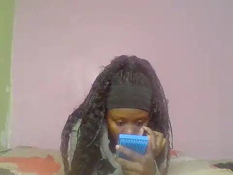 Snapshot of cute_bee chatting on June 2026 02:22:01 AM cute bee online show from June 2026 02:22:01 AM