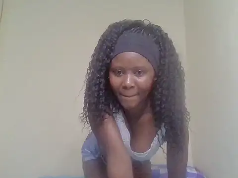 Snapshot of cute_bee chatting on July 2026 10:28:01 PM cute bee online show from July 2026 10:28:01 PM