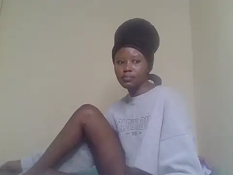 Snapshot of cute_bee chatting on July 2026 11:48:02 PM cute bee online show from July 2026 11:48:02 PM
