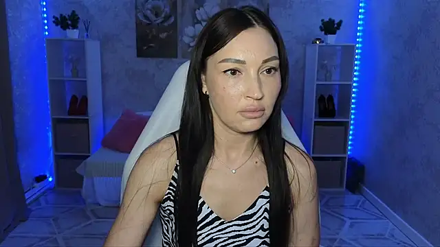 Snapshot of NikoleMills chatting on July 2026 06:42:01 AM NikoleMills online show from July 2026 06:42:01 AM