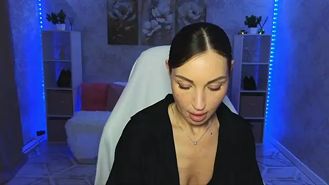 Snapshot of NikoleMills chatting on July 2026 05:45:02 AM NikoleMills online show from July 2026 05:45:02 AM