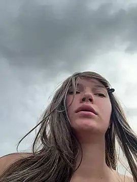 girl-Emily online show from July 2026 06:47:02 AM