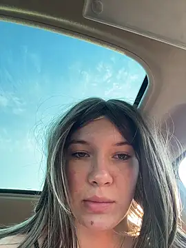 girl-Emily online show from July 2026 04:13:01 AM
