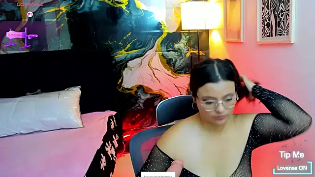 Miss Kloee online show from July 2026 12:28:01 PM