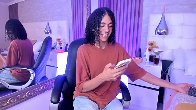 Snapshot of KyleeSmiith chatting on June 2026 04:40:01 AM KyleeSmiith online show from June 2026 04:40:01 AM