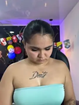 Snapshot of TifanyRoseX chatting on June 2026 06:17:01 PM TifanyRoseX online show from June 2026 06:17:01 PM