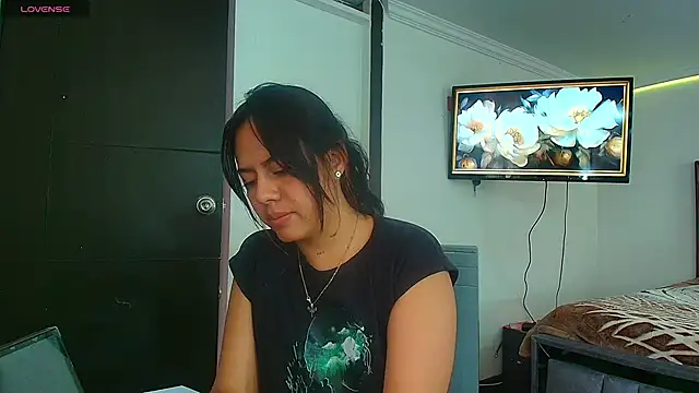 Snapshot of TaniaMendoza chatting on June 2026 11:33:01 AM TaniaMendoza online show from June 2026 11:33:01 AM