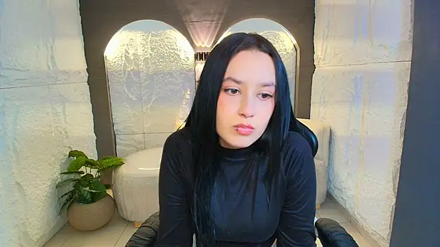 Aleja r  online show from July 2026 07:37:01 PM