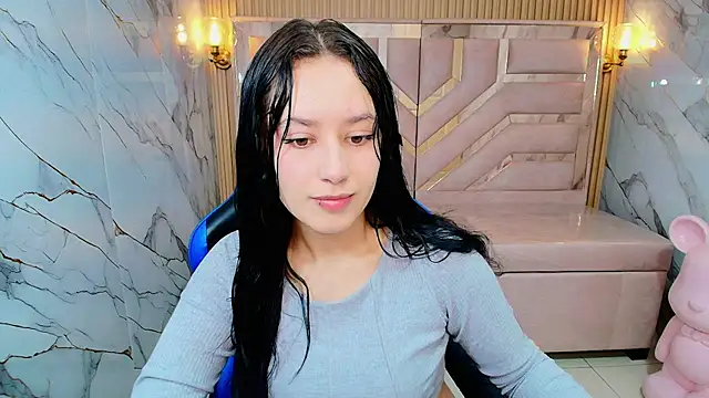 Aleja r  online show from June 2026 07:30:02 PM