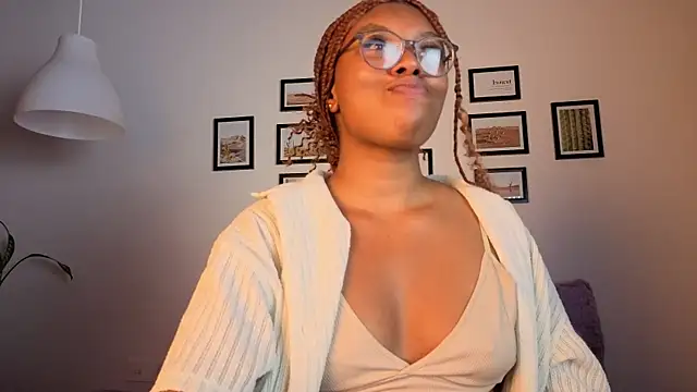 Victoria-Jacksonn online show from July 2026 08:37:01 PM