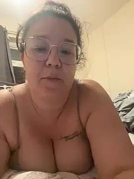 Snapshot of curvymayaxo chatting on June 2026 10:11:01 PM curvymayaxo online show from June 2026 10:11:01 PM