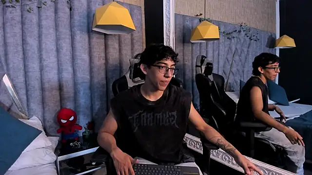 JuliaanRoss online show from July 2026 08:30:02 PM