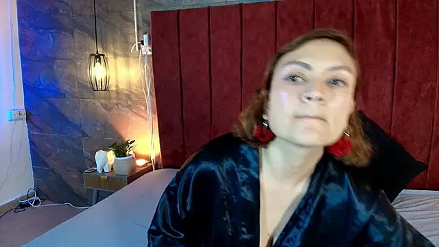 Snapshot of Hinata_Moon chatting on June 2026 12:32:02 PM Hinata Moon online show from June 2026 12:32:02 PM