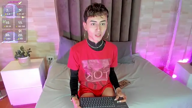 Nhicolas Salazar online show from July 2026 07:39:01 PM