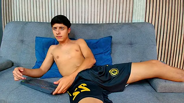 Justin ortiz online show from June 2026 07:00:02 PM