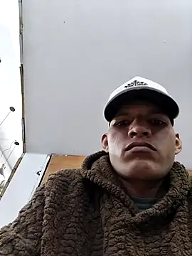 Snapshot of Juniorluzardo chatting on June 2026 08:10:02 PM Juniorluzardo online show from June 2026 08:10:02 PM