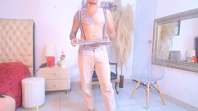 NinaAndRocco online show from June 2026 10:26:01 PM