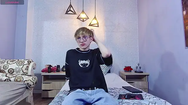 axell stone  online show from July 2026 09:37:01 PM