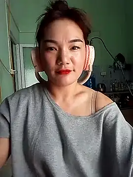 Snapshot of Voiva11 chatting on July 2026 06:09:02 AM Voiva11 online show from July 2026 06:09:02 AM