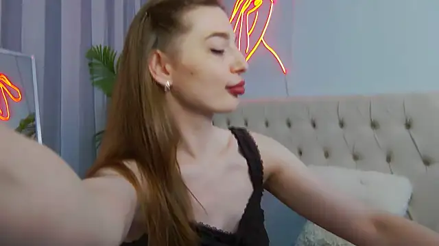 Snapshot of NicolSkye chatting on June 2026 01:53:01 PM NicolSkye online show from June 2026 01:53:01 PM