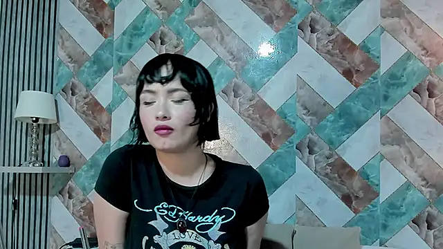 addison avery online show from June 2026 04:00:02 AM