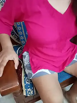 Snapshot of divya-222 chatting on July 2026 04:28:02 PM divya-222 online show from July 2026 04:28:02 PM