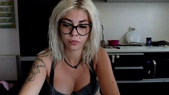 Snapshot of Sarahcamsx chatting on July 2026 08:22:01 AM Sarahcamsx online show from July 2026 08:22:01 AM