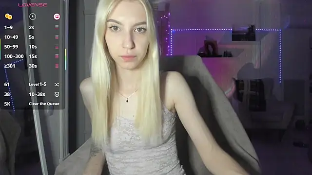 LunaWhiteXX online show from July 2026 09:26:02 PM