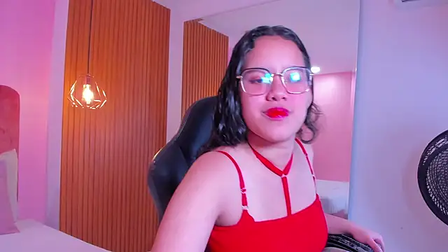 Snapshot of shayra_alina chatting on July 2026 12:43:01 PM shayra alina online show from July 2026 12:43:01 PM