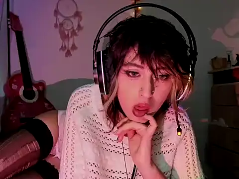 kittenpasive30 online show from July 2026 10:40:02 PM
