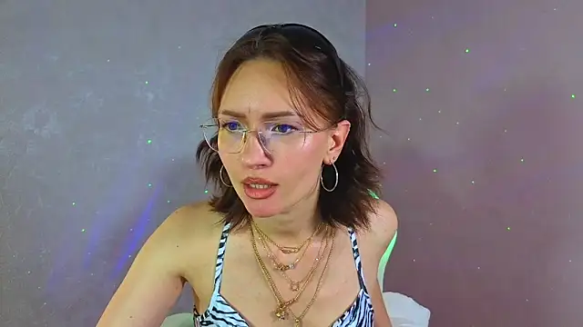 Snapshot of Emmiennova chatting on June 2026 01:23:02 PM Emmiennova online show from June 2026 01:23:02 PM