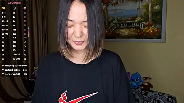 PeachyNoirra online show from June 2026 05:00:01 PM
