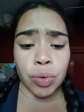 Violett Cinnamon online show from July 2026 10:42:02 PM