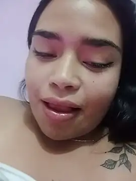 Violett Cinnamon online show from July 2026 02:23:02 AM
