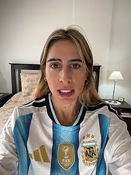 NicoleWilder online show from June 2026 07:25:01 PM