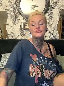 Snapshot of InkedMissLaBaehm chatting on June 2026 08:54:01 PM InkedMissLaBaehm online show from June 2026 08:54:01 PM