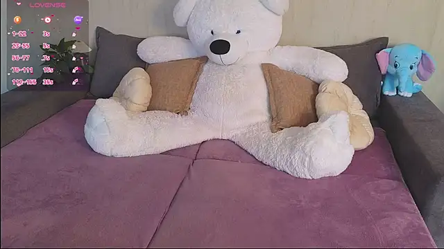 Snapshot of _Rosalinelov_ chatting on July 2026 03:24:01 PM Rosalinelov online show from July 2026 03:24:01 PM