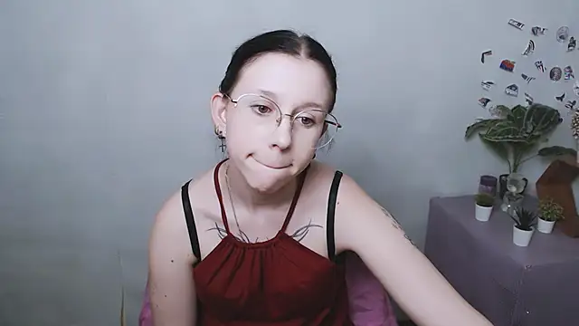 AniMay77 online show from June 2026 03:10:02 PM