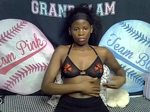 Snapshot of Queen_slay2 chatting on July 2026 05:39:02 PM Queen slay2 online show from July 2026 05:39:02 PM