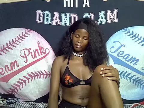 Snapshot of Queen_slay2 chatting on June 2026 05:47:01 AM Queen slay2 online show from June 2026 05:47:01 AM