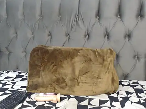 Loyal Alisha online show from June 2026 05:18:02 PM