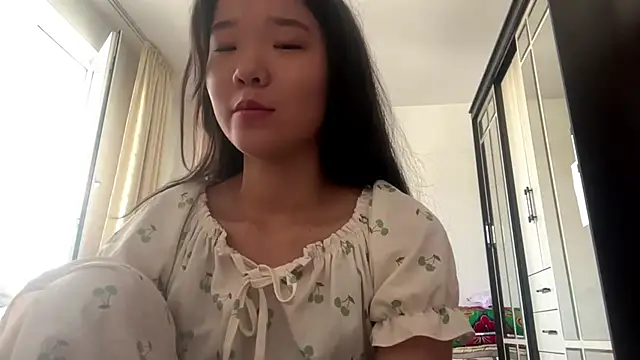 Mika strawberry online show from June 2026 05:37:01 AM