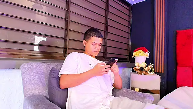 JulianSterling    online show from June 2026 07:34:02 PM