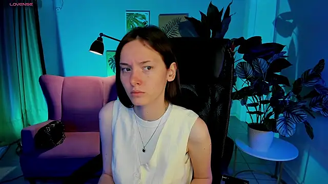 Snapshot of Eva_Leeee chatting on June 2026 05:13:01 AM Eva Leeee online show from June 2026 05:13:01 AM