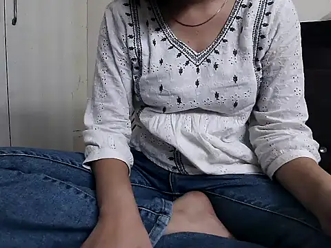 Rinkey-Love online show from July 2026 06:27:02 PM