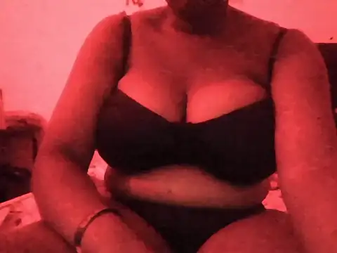 Snapshot of blondebony chatting on June 2026 06:07:02 PM blondebony online show from June 2026 06:07:02 PM