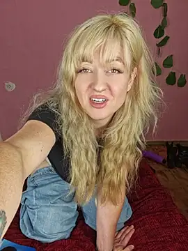 Amber-Blaze online show from July 2026 06:32:02 PM