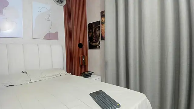 Millieskinny18 online show from July 2026 02:13:02 AM