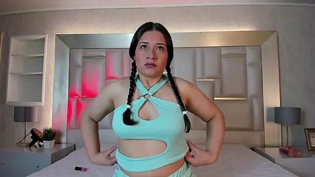 Snapshot of EmmyRossil chatting on July 2026 11:29:01 AM EmmyRossil online show from July 2026 11:29:01 AM