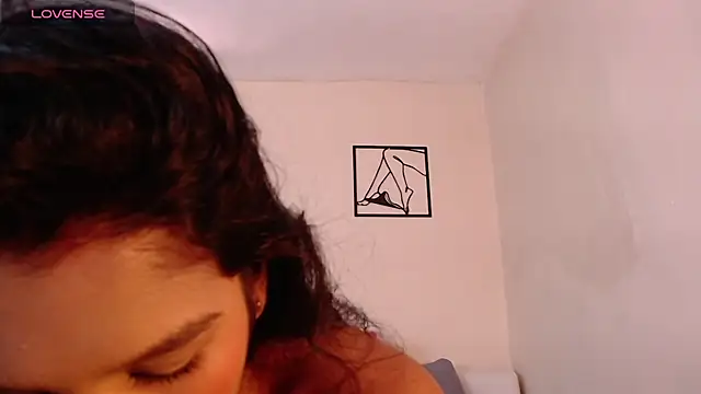 Veronica M online show from June 2026 06:17:01 PM